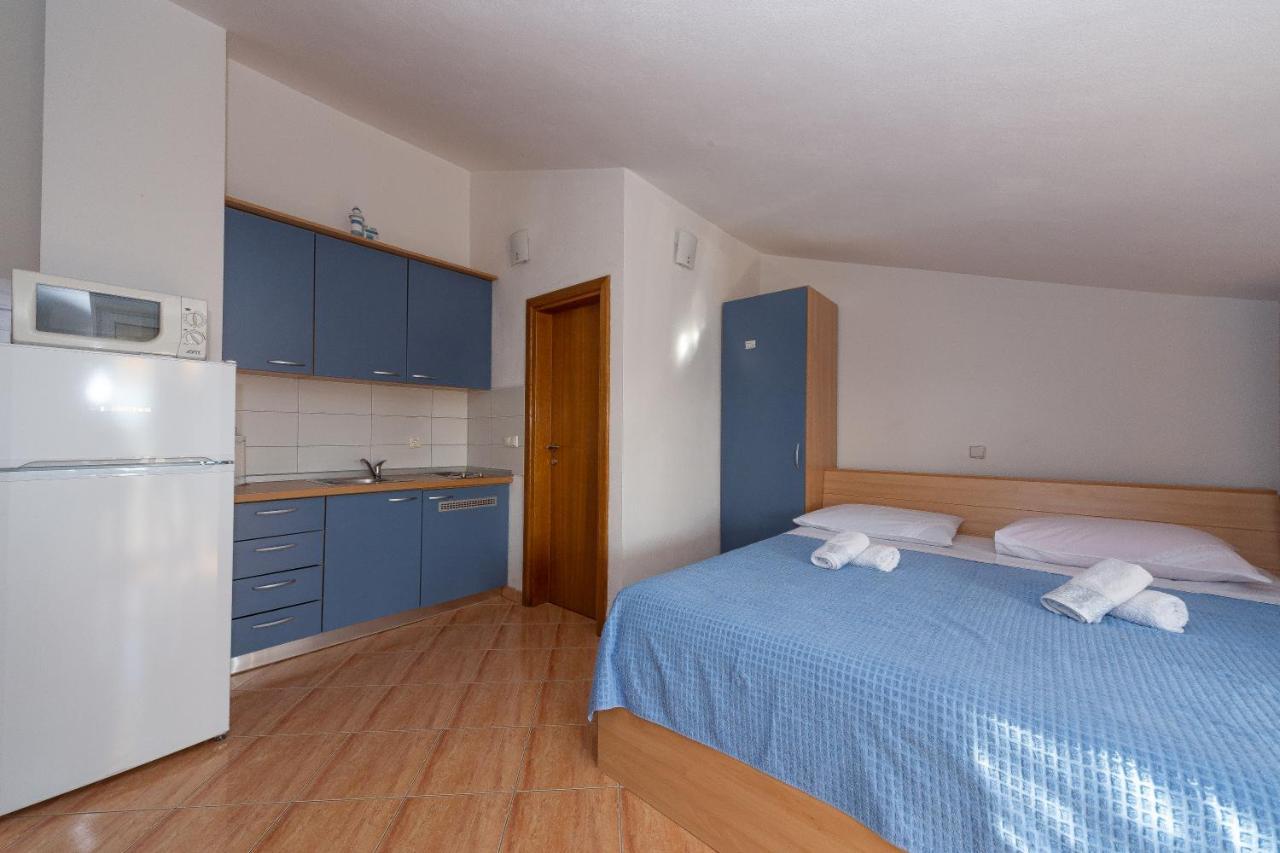 Apartments Dalmata Biograd Na Moru Esterno foto