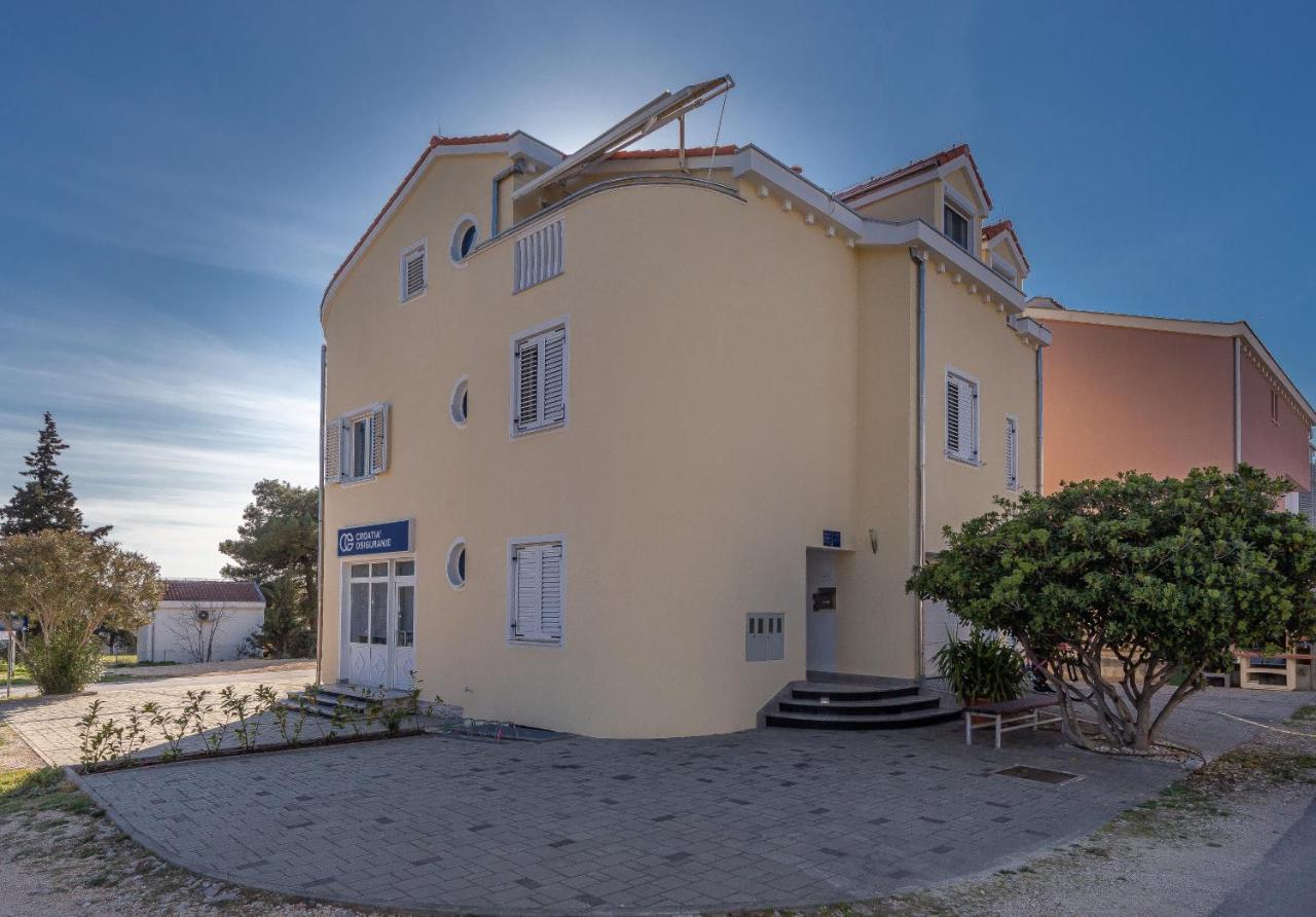 Apartments Dalmata Biograd Na Moru Esterno foto