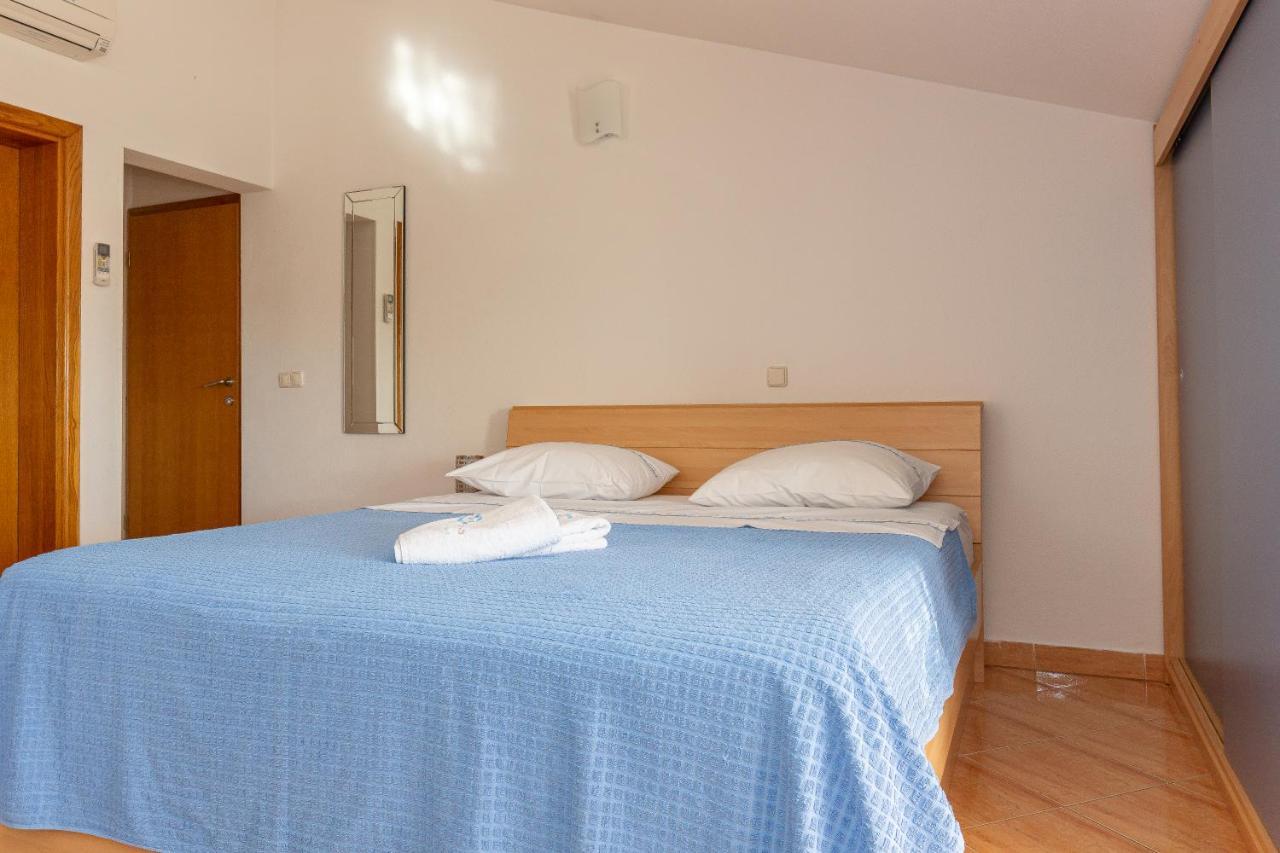 Apartments Dalmata Biograd Na Moru Esterno foto