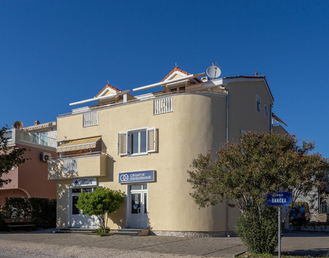 Apartments Dalmata Biograd Na Moru Esterno foto